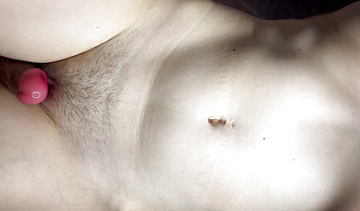 털이 무성한 보지와 사정하는 새엄마 밀프 클로즈업 섹스