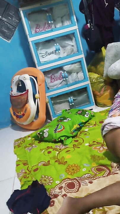 Vợ tôi đang quyến rũ bạn của tôi
