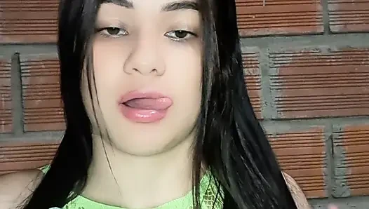 Üvey annenize doğru elbiseyi seçmesinde yardım edin, o da içine boşalmanıza izin verir