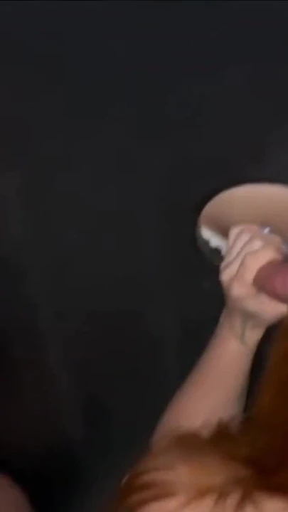 Momento épico de "Eu levei alguns amigos para brincar no gloryhole comigo"