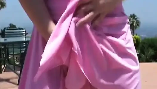 Zinde adam şehvetli esmerin götünü sikiyor ve dölünü içine atıyor