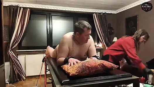 Domlady mia - köle için terör cezası - eğitim: göt sikiş makinesi tarafından sikiliyor - bölüm 1