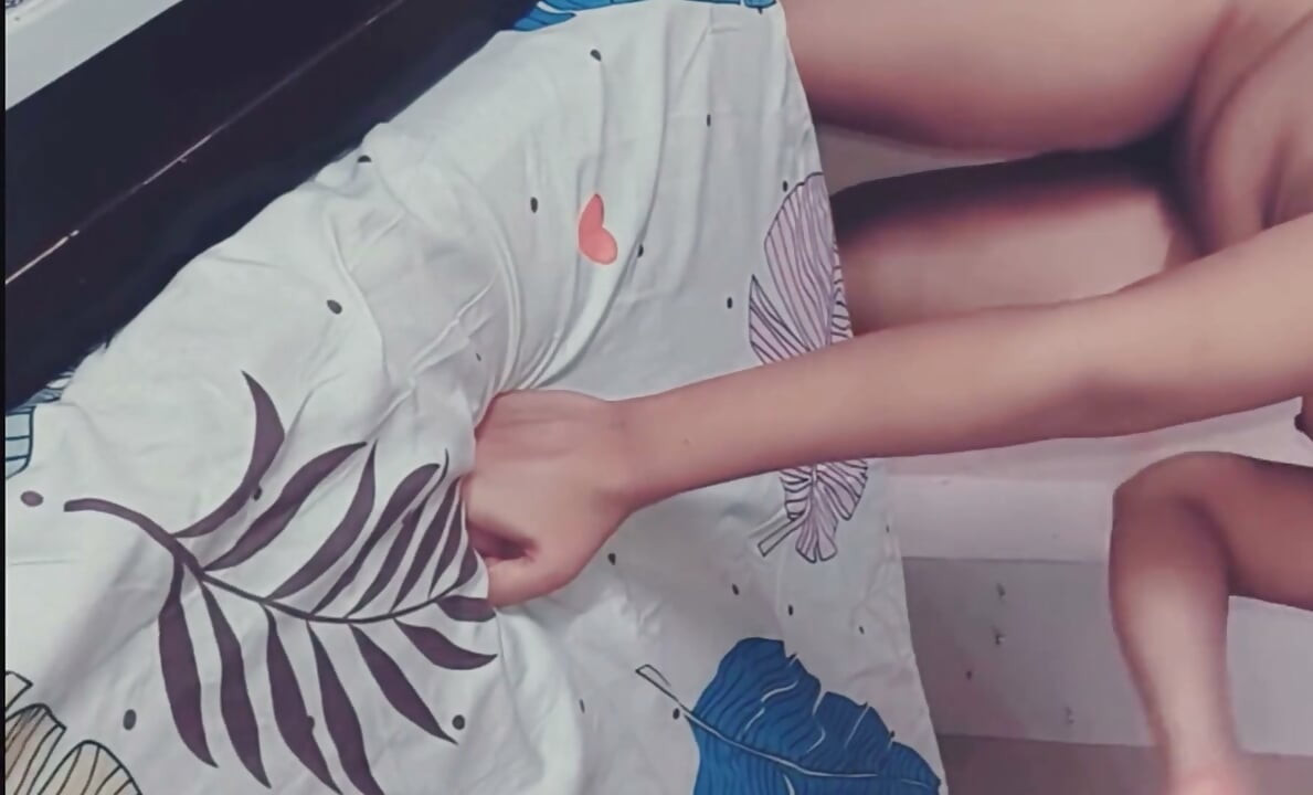라티카가 의붓오빠랑 거하게 박히는 하드 섹스, 거대한 자지