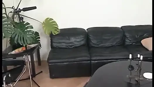 Kıllı sürtük oyuncu seçmelerinde amını muzla dolduruyor