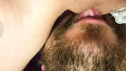 Beni yala. sik beni. kız iki kez boşalıyor.