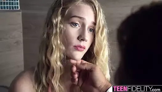 TeenFidelity - Шлюховатую тинку Emma спасла сперма Chad