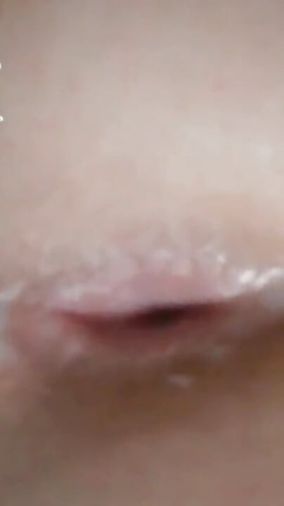Hot Bath! Two Curious Latinos End in Deep Anal Sex with Thick Sperm!
