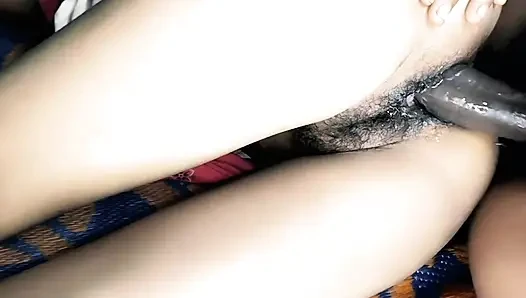 Tante desa India ngentot sama tante seksi india dan teman laki-lakinya saat suaminya lagi di kantor