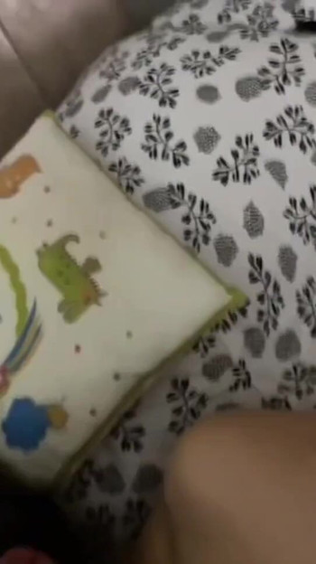 Sauteli bahan ke sath munh ki malish dildo seks | klip 1