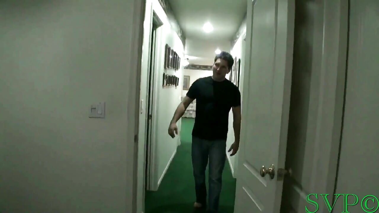 19 anos, velha namorada e eu nos preparamos para seu show de cam fumante