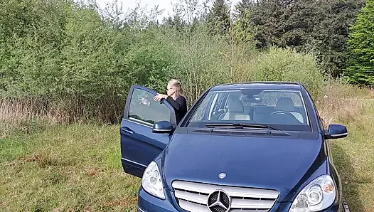 Büyükanne Göğüsleriyle Oynuyor!