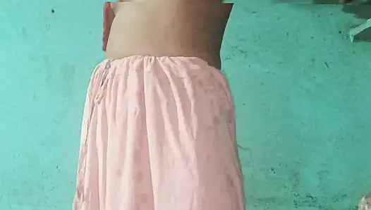 Kocası evde yalnız değildi, düğün gecesini kayınbiraderi ile kutladı.