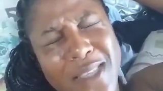 Mujer negra con ansias de sexo y tiene mucha hambre de pollas