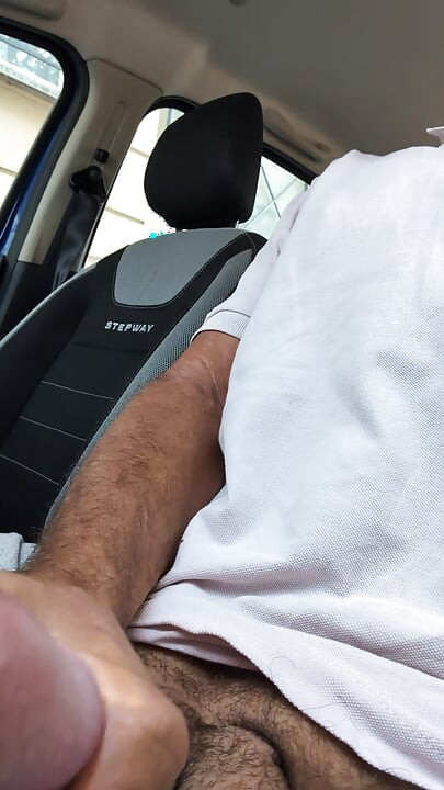 Wank in the car