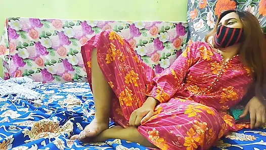 Suami India desi disetubuhi istri cebol selingkuh berbicara kotor bicara keras persetubuh cepat ditampar pantatnya