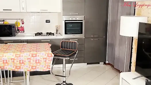 üvey annenin iç çamaşırı üvey oğul tarafından bahse girdi