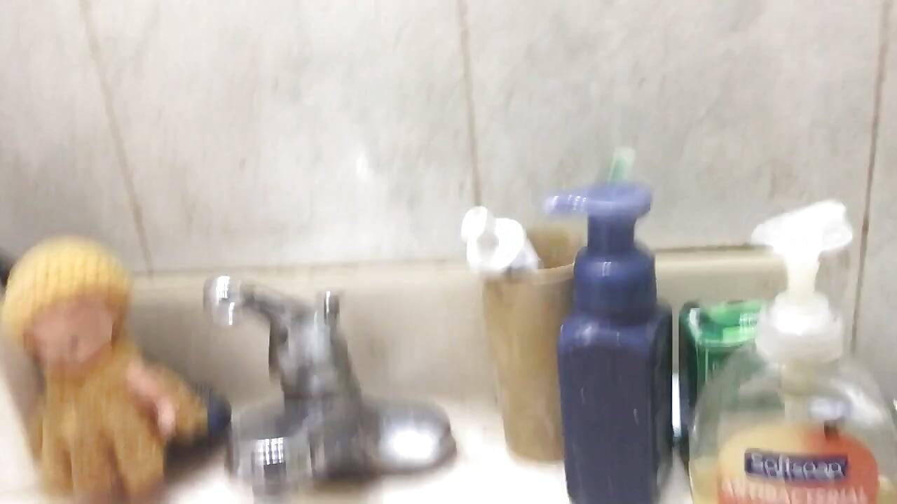 FatAssSmallDick Chris CRS give himself a small enema using hand pump