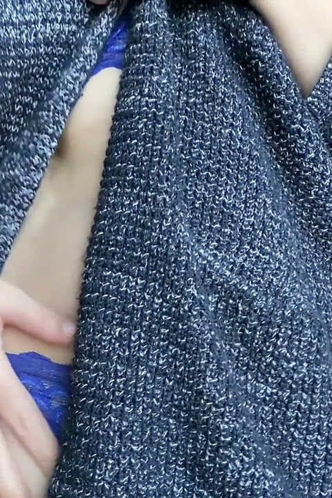 Cởi đồ và trêu chọc trong đồ lót cardigan và không đáy - Veggiebabyy!