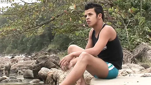 Sulking beach twink gets screwed