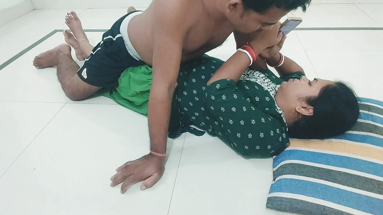 Video berkongkek pasangan India, video sax gaya desi