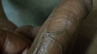 Mijn gigantische geoliede pik masturbeert - hete video