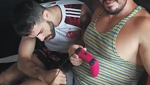 Gaymers sikişiyor