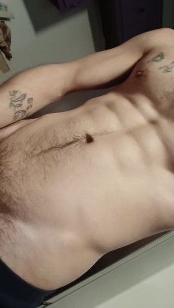 Milovanje mog velikog kurca u kuhinji