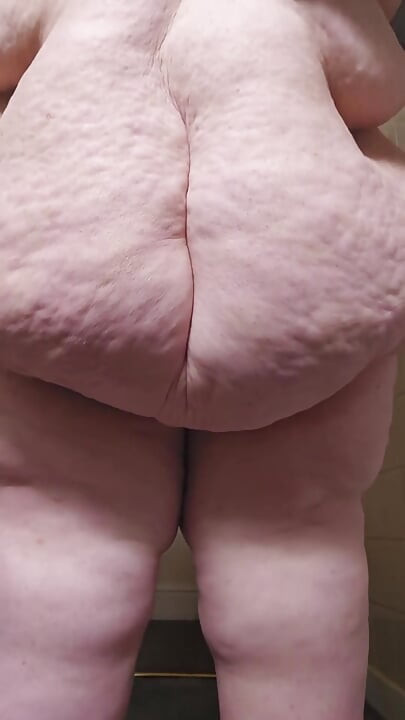 SSBBW Giant Walking Towards You
