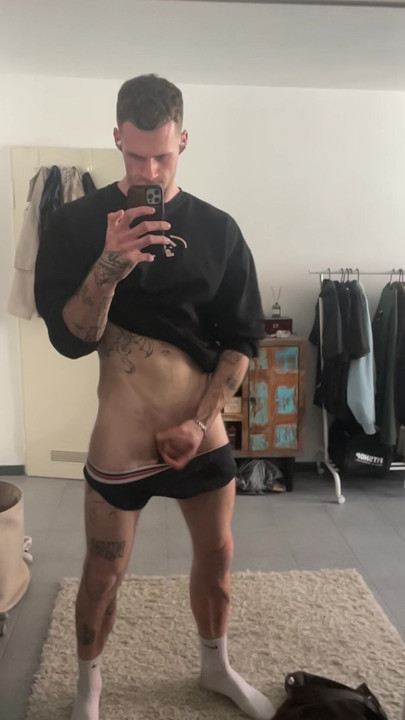 Regarde ma grosse bite allemande !
