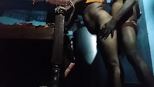 Akli ghar me parosi se chodvaya