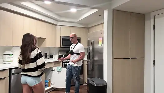 Nicole doshi berterima kasih sama tukang ledeng christian clay yang dientot sama kontolnya