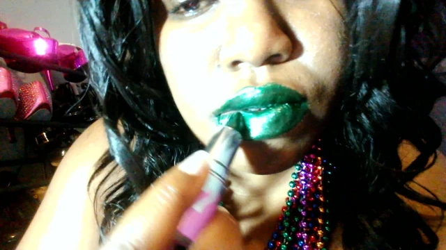 Venomous green lips