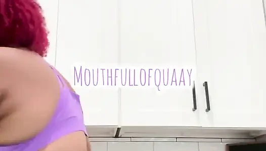 Cewek semok ini bisa masak