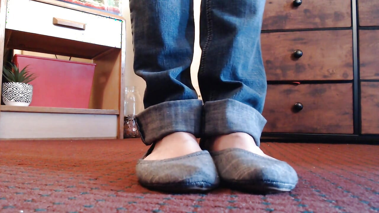 Toe Wiggles Dipping Ballet Flats Dirty
