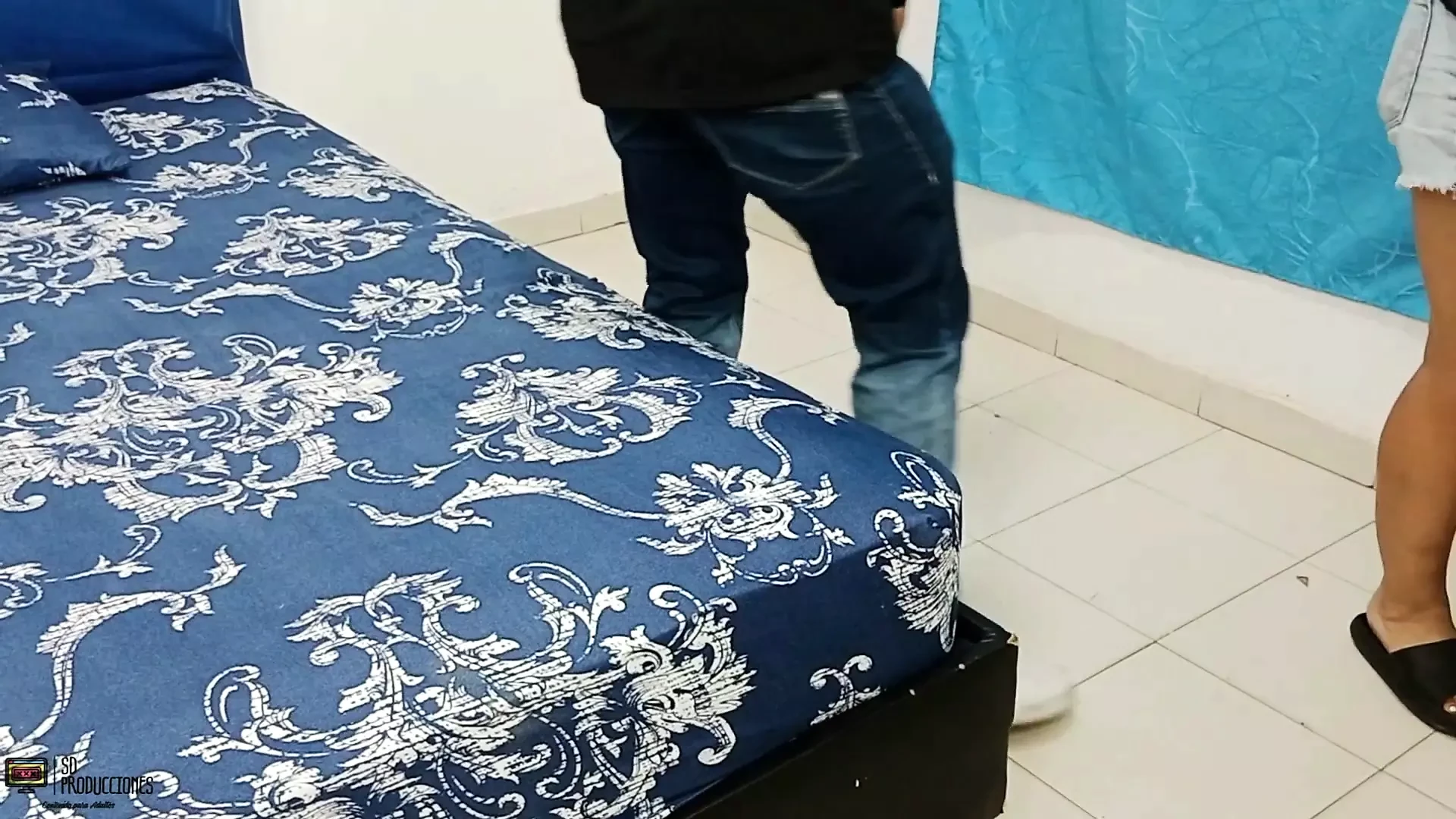 Seks keras dan ghairah dengan si rambut coklat miang - lucah dalam bahasa Sepanyol