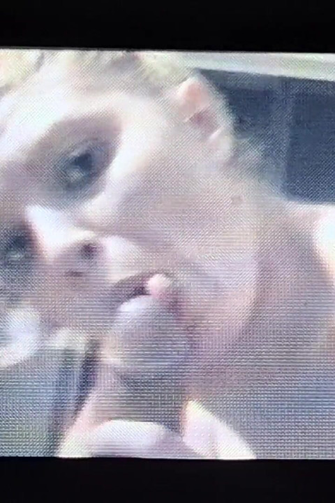 Licking'e devam ediyor
