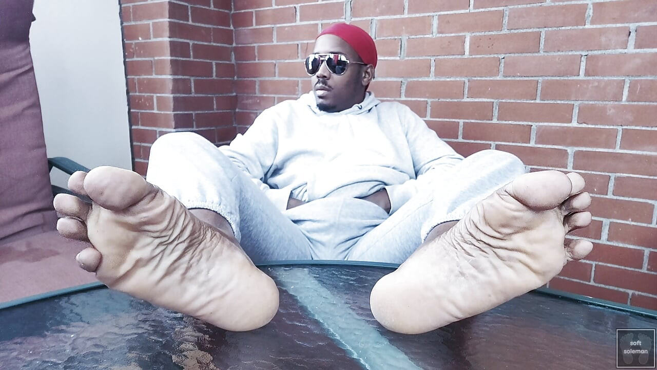 ฉันสัมผัสตัวเองและฉันโชว์เท้า (2025)