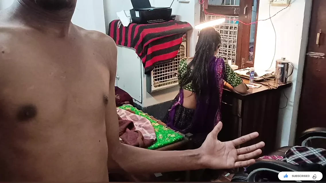 Istri dan suami diam-diam menjadi romantis di kamar dan posisi seks desa oleh -Snapchat143