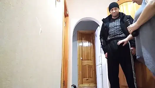 Я попробовала секс-игрушку для моего мужа на курьере 2