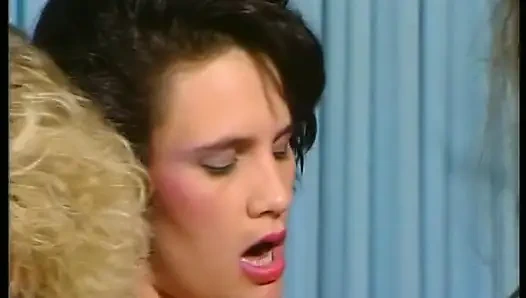 Lesbian vintage threesome