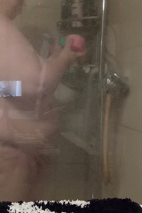I'm Taking a Nude Shower