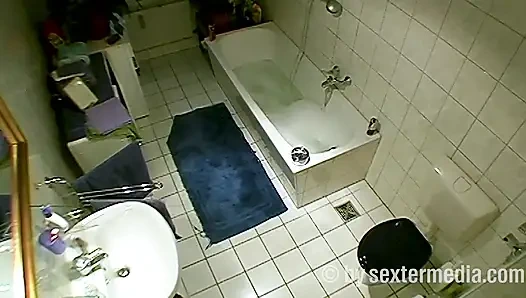 MILF Macht Körperpflege Im Bad