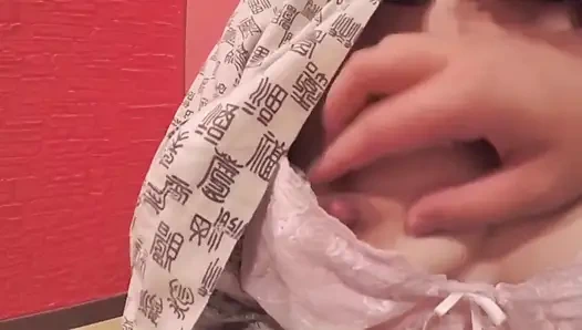 Только что родила: мое грудное молоко это...