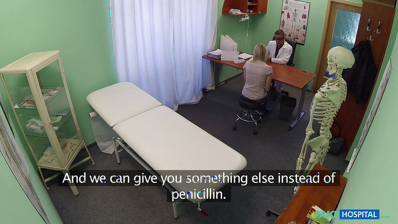 Fake hospital - rubia con curvas con un culo burbujeante toma la oferta traviesa del médico por placer