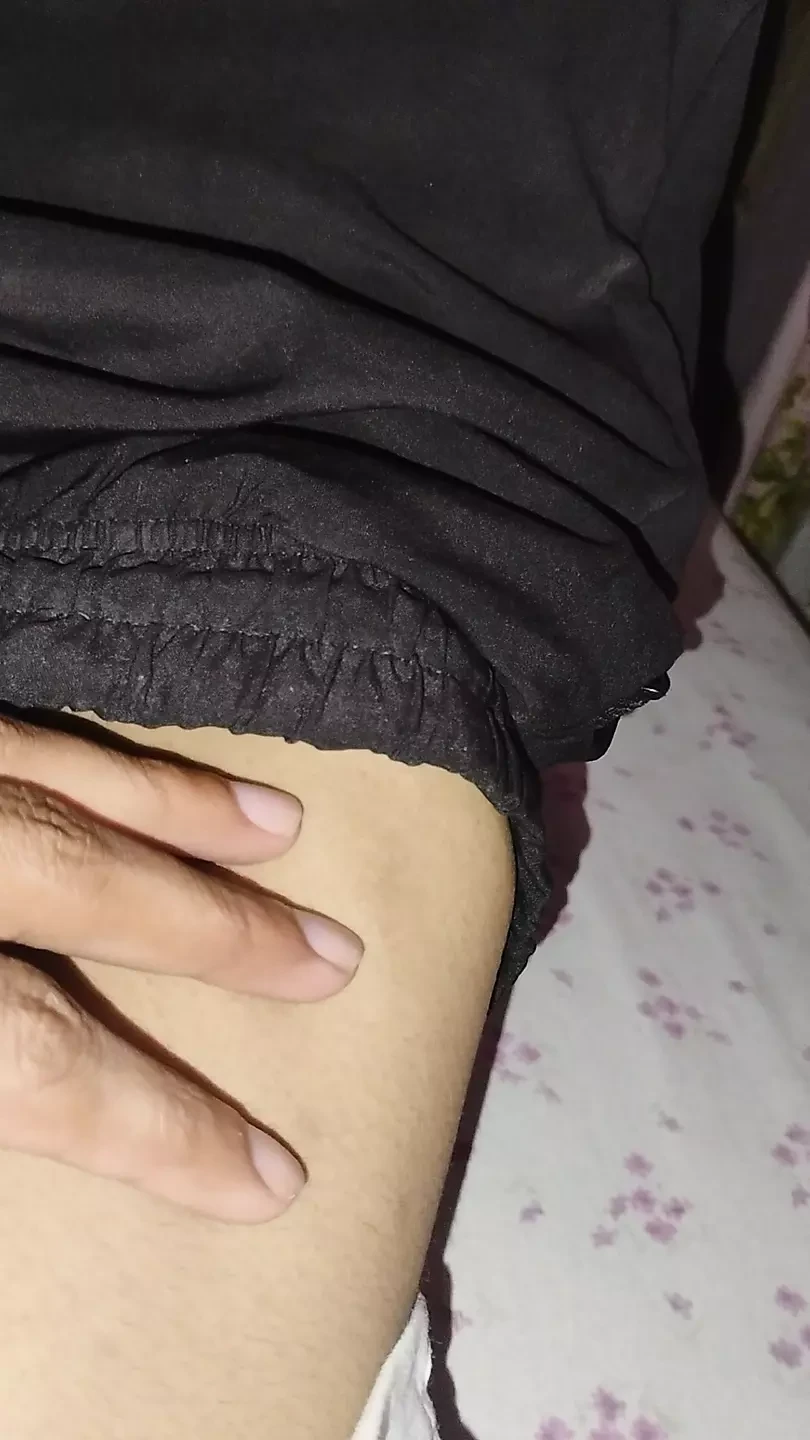 Who wanna lick my waist