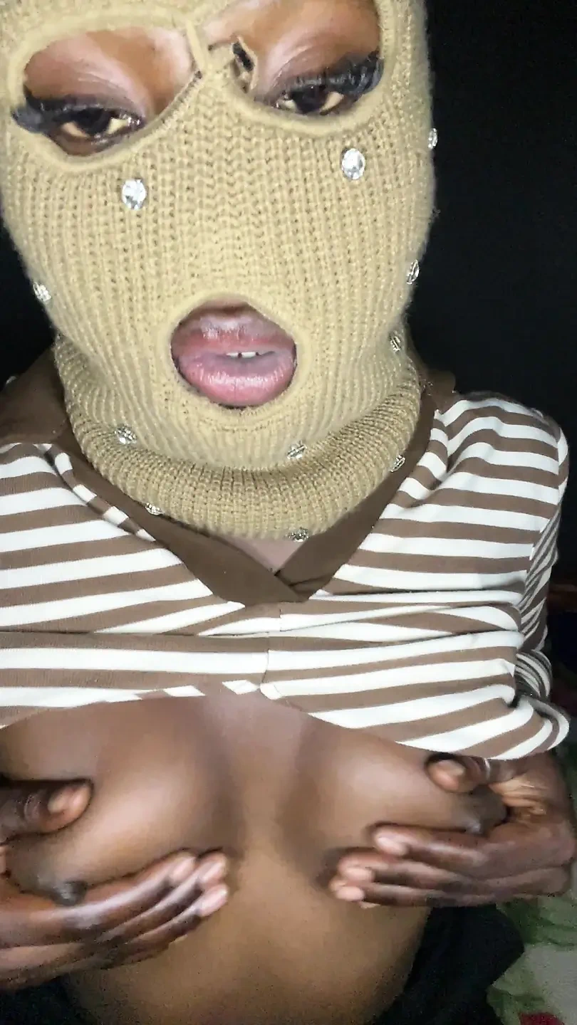 Velvet shadows and soft caresses