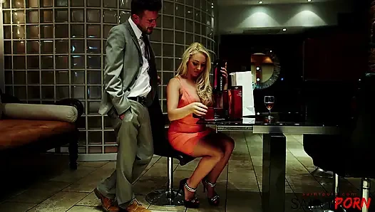 Victoria Summers Ist Die Ideale Hausfrau