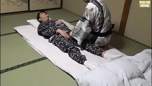 Özel bir oda seansında yakalanan bir kaplıca görevlisinin saatler sonra baştan çıkarılması -sahne.4