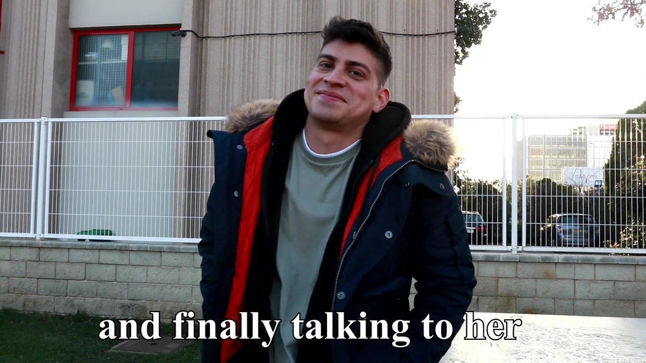 Annie在街上被抓