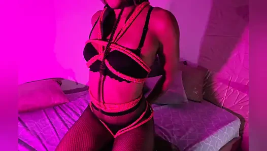 Не позволяй мне пойти и заставить меня почувствовать страсть